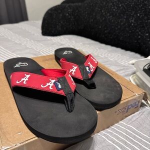 Vineyard Vine Flip flops